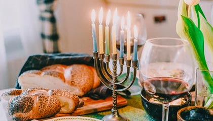 油价暴涨，俄罗斯每天多赚1.5亿美元！普京：抓住时机，利用新增收入减轻债务